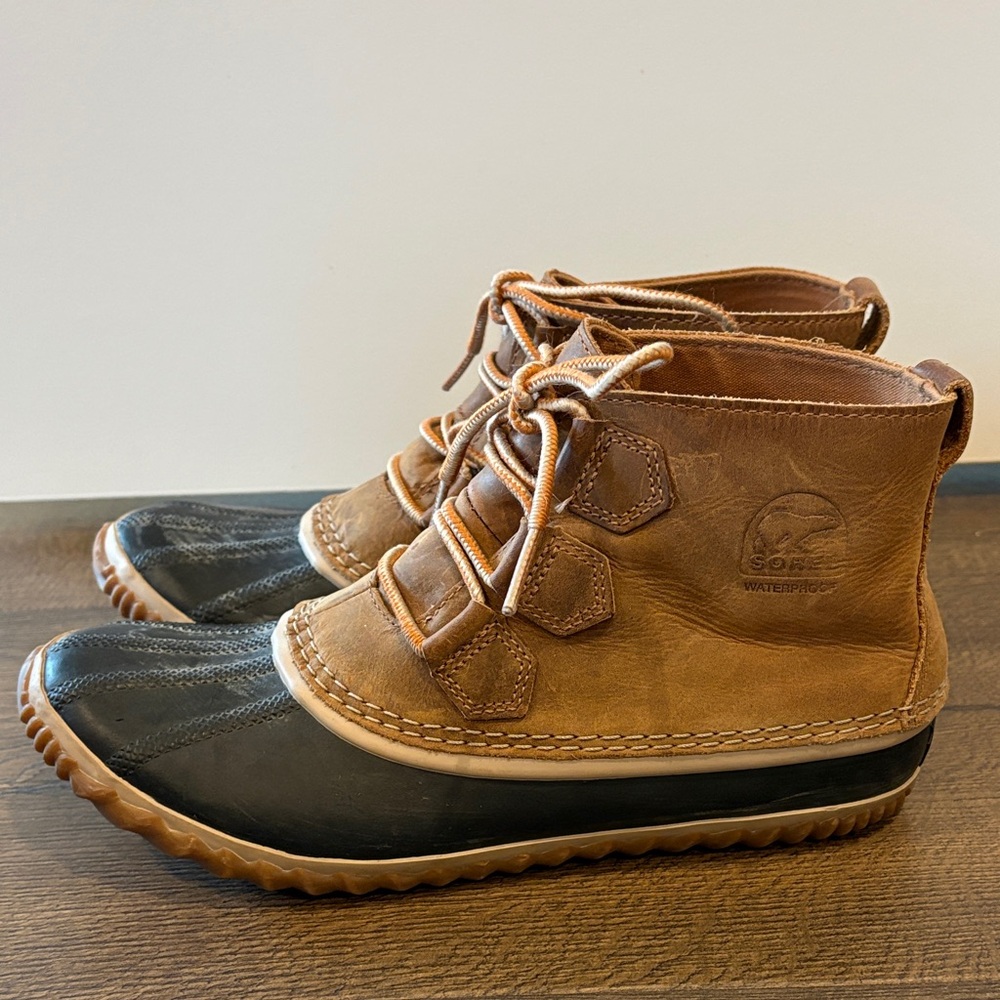 Women’s Sorel Waterproof Out N About Boots Size 9.5